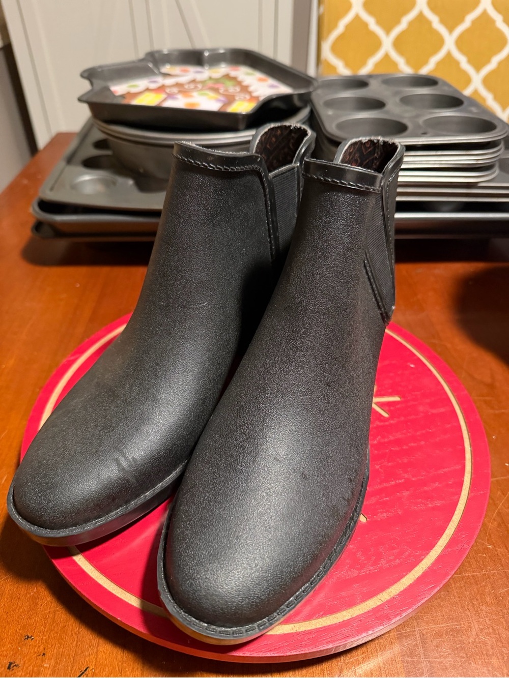 UNICARE Matte Black Chelsea Ankle Booties